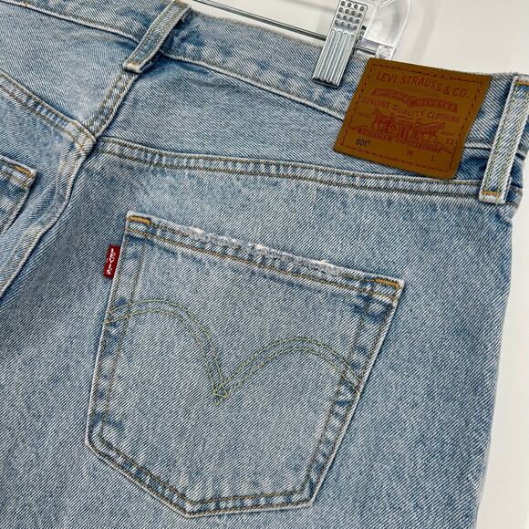 Women's 501 Levi's Light Wash Baggy Button Fly High Rise Blue Denim Mom Jeans - Picture 7 of 8